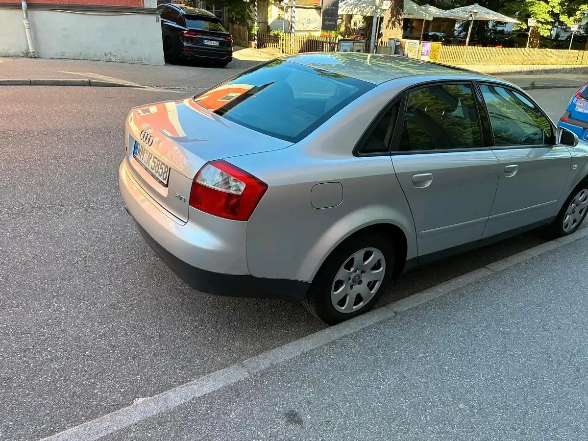 Gebraucht Audi A4 133 PS (97 kW) 2002 Grau Limousine