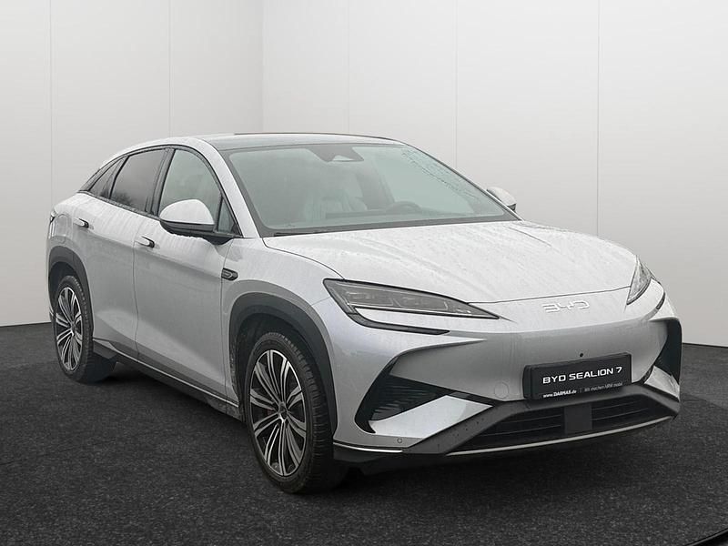 Neu BYD Sealion 7 389 kW (530 PS) 2026 Grau SUV