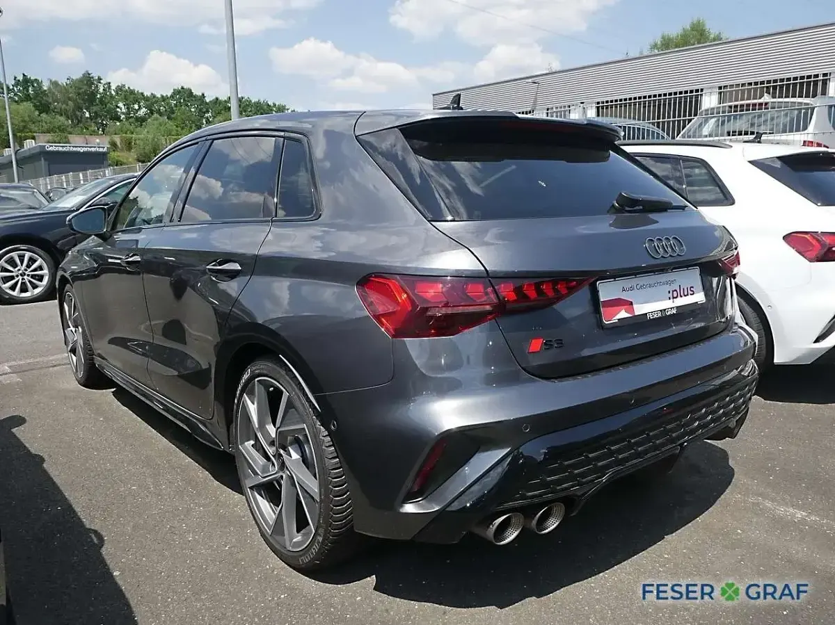 Gebraucht Audi S3 Ambiente 333 PS (244 kW) 2025 Daytonagrau perleffekt Limousine