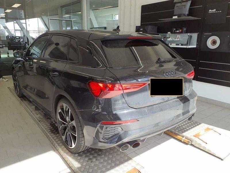 Gebraucht Audi S3 Ambiente 310 PS (228 kW) 2022 Mythosschwarz metallic Limousine
