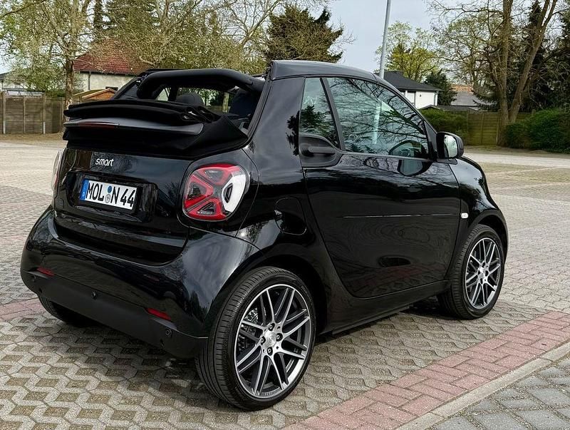 Schwarz Gebraucht 2023 Smart ForTwo Electric Drive Cabrio | 11.990 € (Superpreis) - Bild 1/4