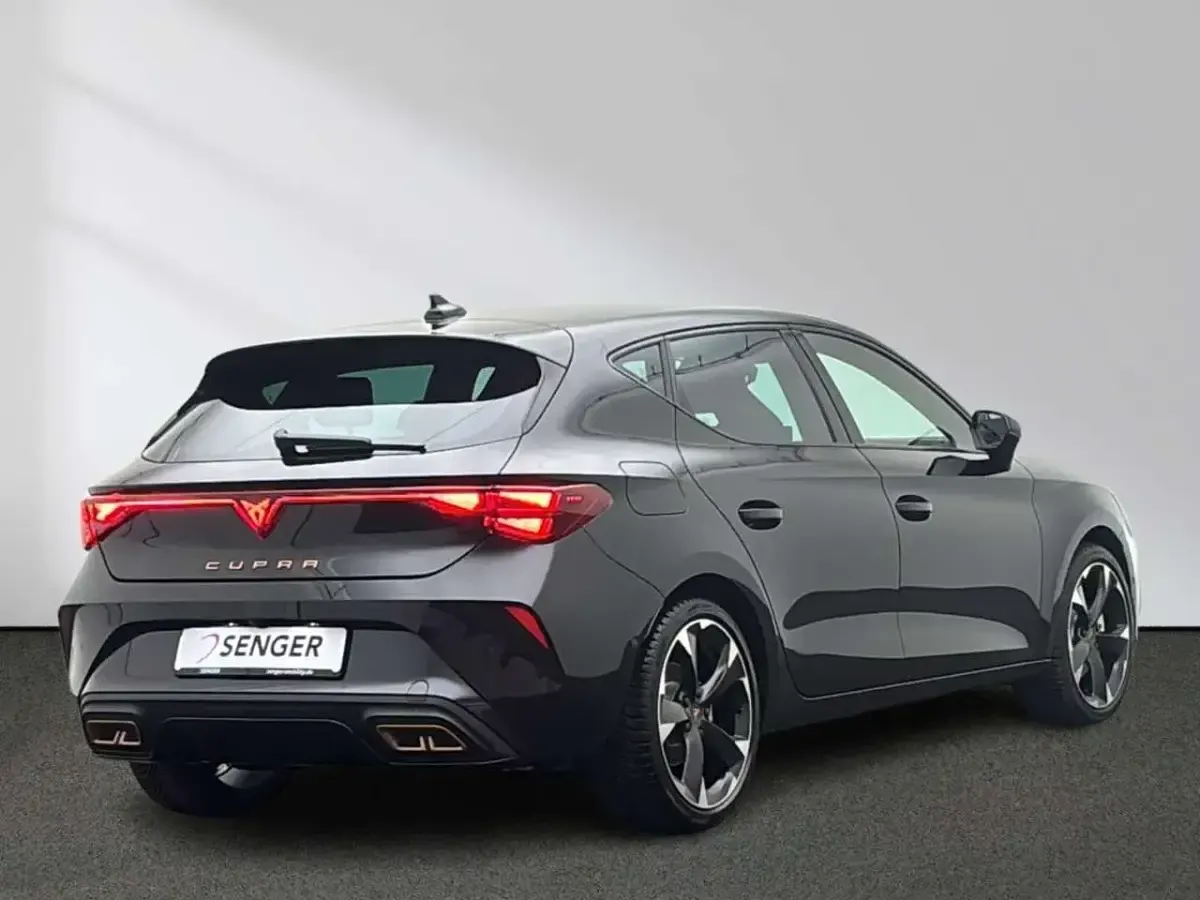 Neu Cupra Leon 204 PS (150 kW) 2026 Schwarz Limousine