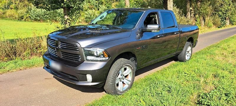 Grau Gebraucht 2015 Dodge Ram Abholung | 36.500 € (Teuer) - Bild 1/4