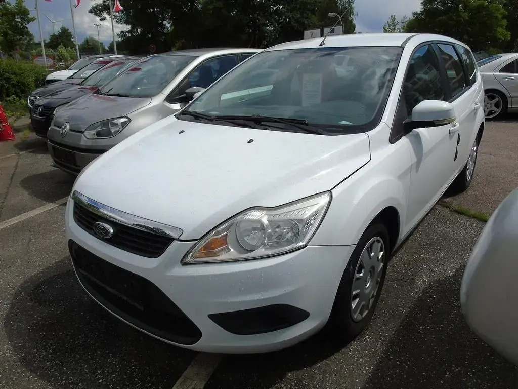 Gebraucht Ford Focus Style 101 PS (74 kW) 2008 Weiß Limousine