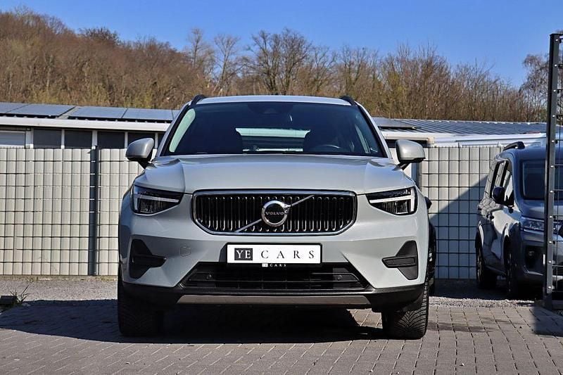 Gebraucht Volvo XC40 129 PS (94 kW) 2024 Grau SUV