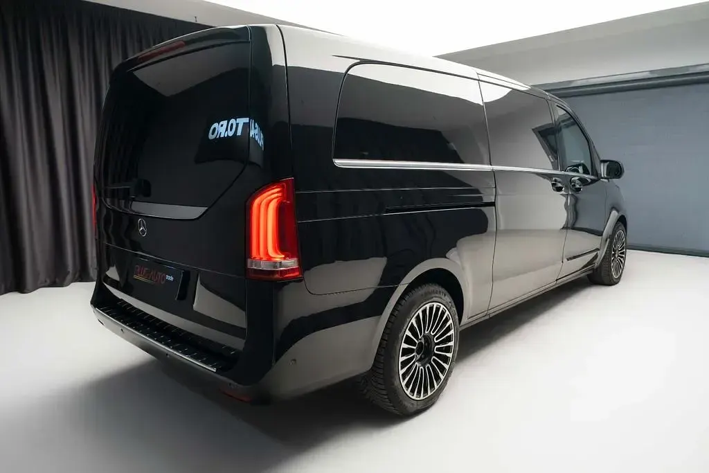 Gebraucht Mercedes V200 Avantgarde 163 PS (119 kW) 2018 Schwarz Van / Kleinbus