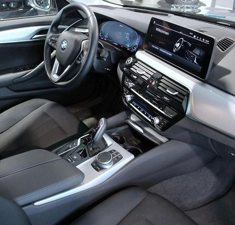 Gebraucht BMW 520 Shadowline 190 PS (139 kW) 2022 Schwarz Kombi