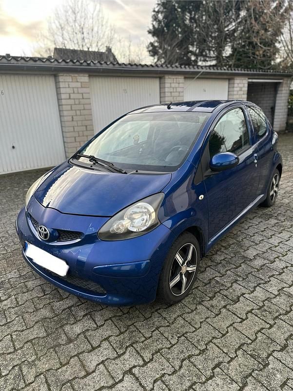 Gebraucht Toyota Aygo 68 PS (50 kW) 2007 Blau Kleinwagen