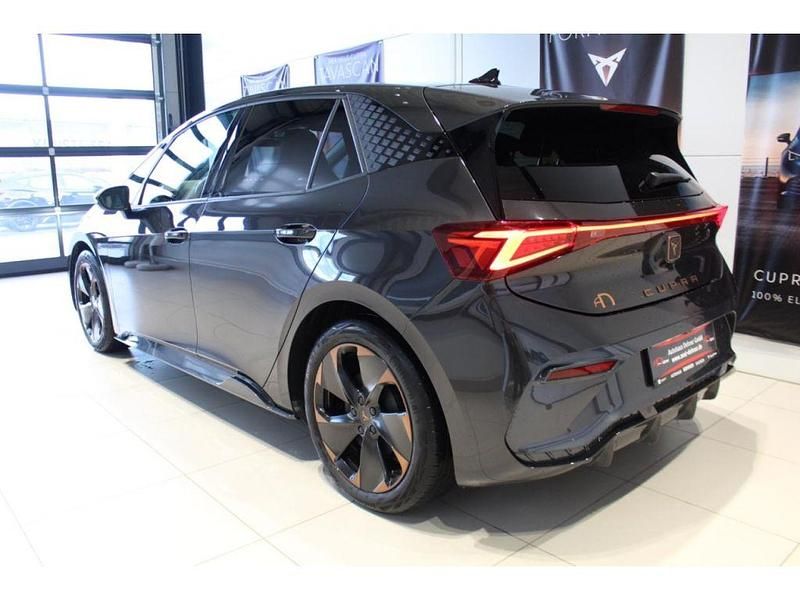 Gebraucht Cupra Born 169 kW (231 PS) 2024 Quasargrau (metallic) Kleinwagen