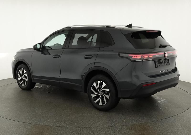 Neu VW Tiguan Life 2026 Delfin grau metallic SUV