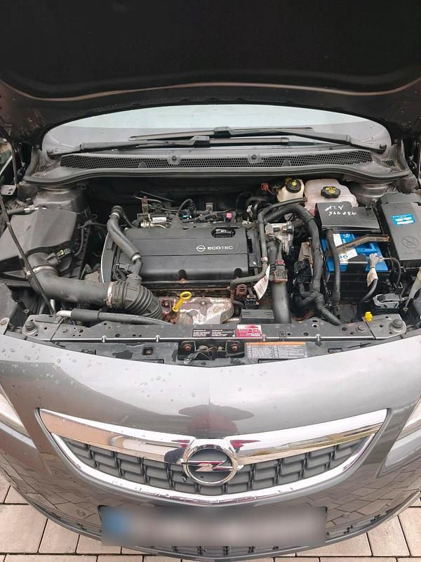 Gebraucht Opel Astra 179 PS (131 kW) 2010 Grau Limousine