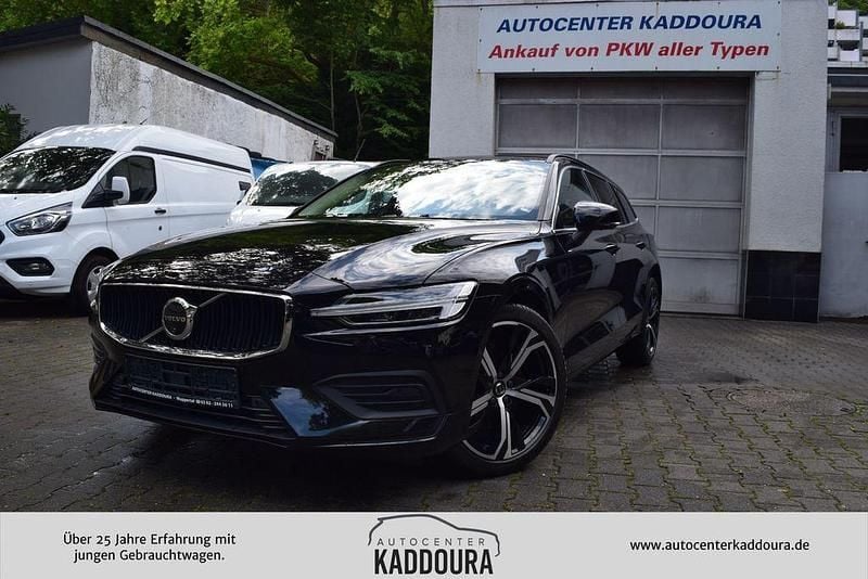 Onyx black / metallic Gebraucht 2024 Volvo V60 Core Kombi | 35.490 € (Superpreis) - Bild 1/4