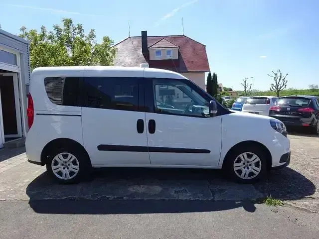 Gebraucht Fiat Doblò 101 PS (74 kW) 2022 Weiß Van / Kleinbus