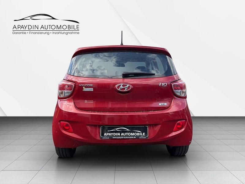 Gebraucht Hyundai i10 Edition 87 PS (63 kW) 2014 Red passion / mic Kleinwagen