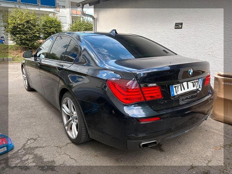 Gebraucht BMW 750 M Sport 408 PS (300 kW) 2011 Schwarz Limousine