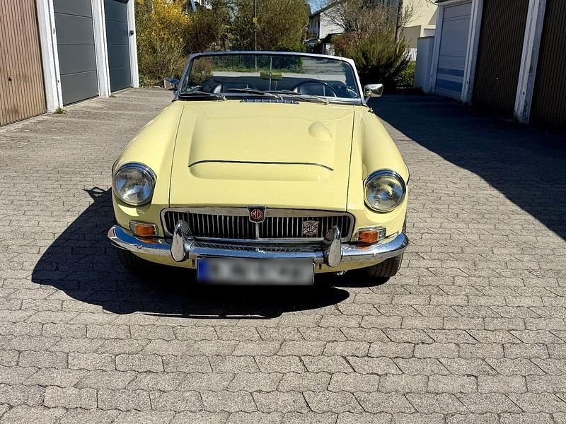 Second-hand MG C 145 CP (106 kW) 1969 Galben Cabrio