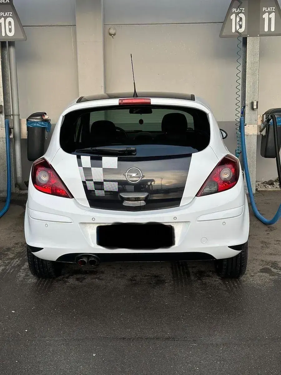 Używany Opel Corsa 101 KM (74 kW) 2010 Biały Hatchback