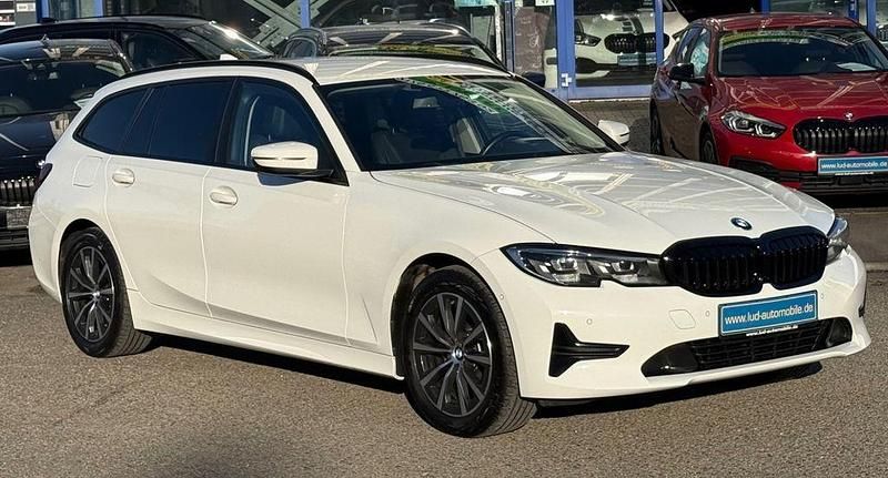 Gebraucht BMW 318 Advantage 150 PS (110 kW) 2022 Weiß Limousine