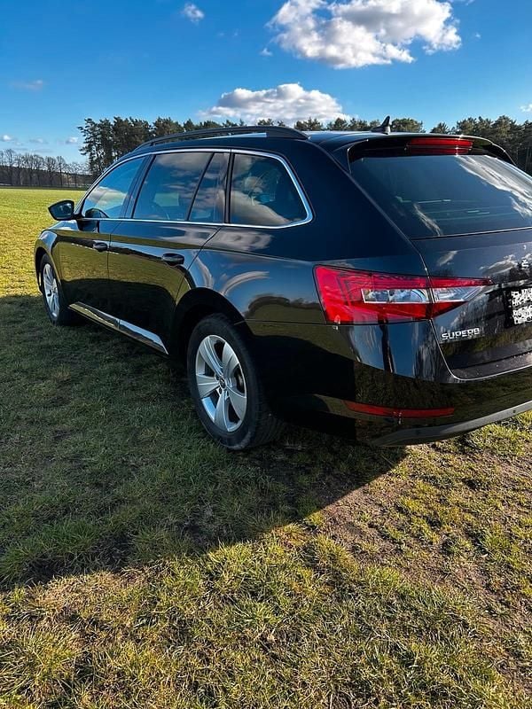 Gebraucht Skoda Superb 150 PS (110 kW) 2021 Schwarz Kombi