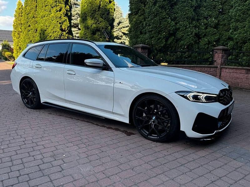 Weiß Gebraucht 2023 BMW 330 M Sport Kombi | 41.100 € (Superpreis) - Bild 1/4