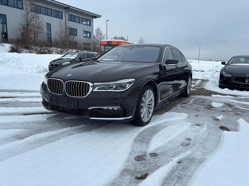 Gebraucht BMW 750L Performance 449 PS (330 kW) 2018 Schwarz Limousine
