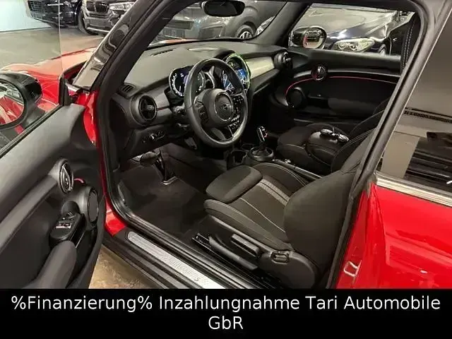 Second-hand Mini Cooper S Classic 178 CP (130 kW) 2023 Roșu Hatchback