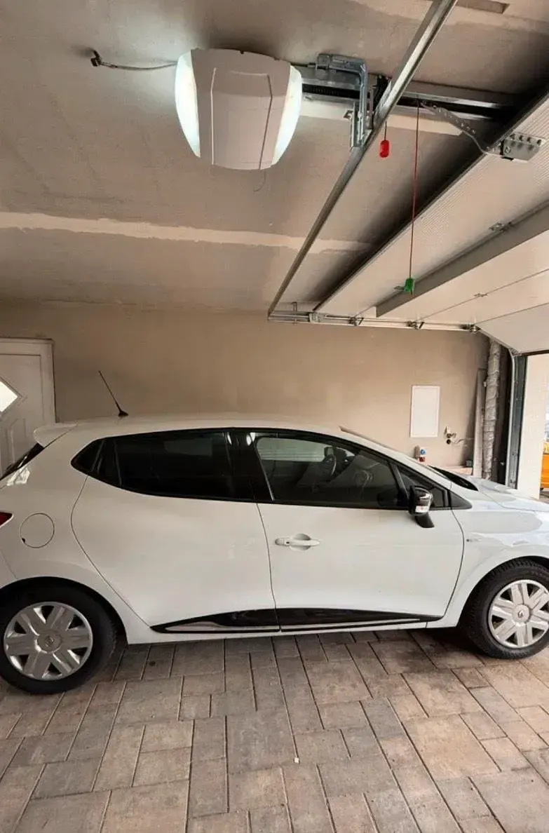 Gebraucht Renault Clio 90 PS (66 kW) 2015 Weiß Kleinwagen