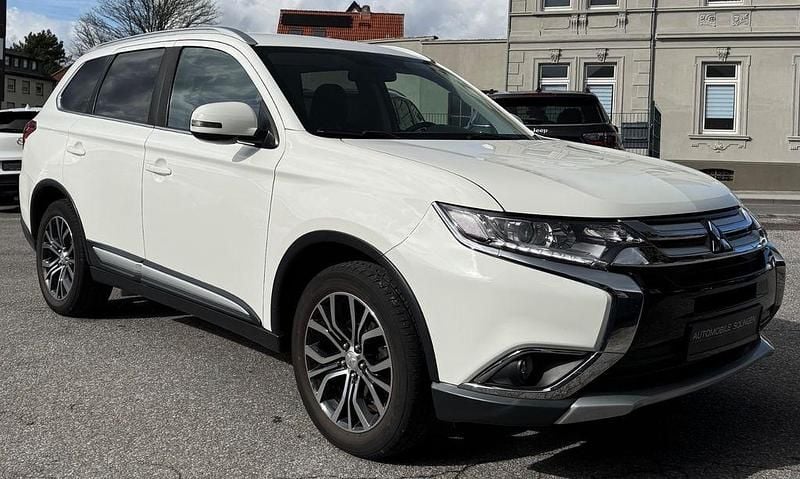 Gebraucht Mitsubishi Outlander Edition 150 PS (110 kW) 2018 Weiß SUV