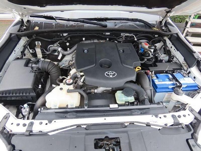 Gebraucht Toyota HiLux 150 PS (110 kW) 2019 Weiß Abholung