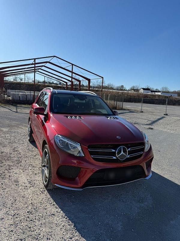 Gebraucht Mercedes GLE500 455 PS (334 kW) 2016 Rot SUV
