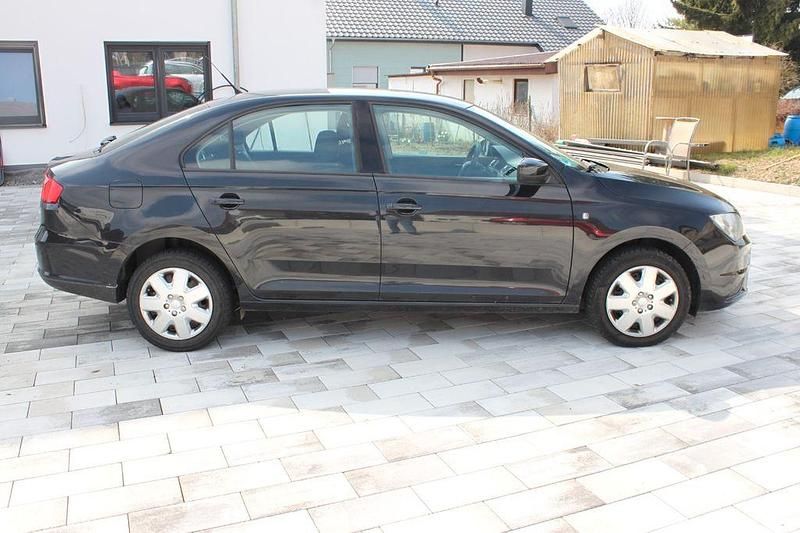 Gebraucht Seat Toledo 4You 105 PS (77 kW) 2014 Schwarz Kleinwagen