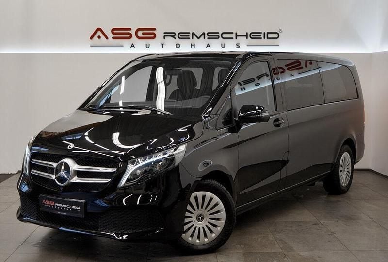 Obsidianschwarz metallic Gebraucht 2023 Mercedes V300 Van / Kleinbus | 58.900 € (Superpreis) - Bild 1/4