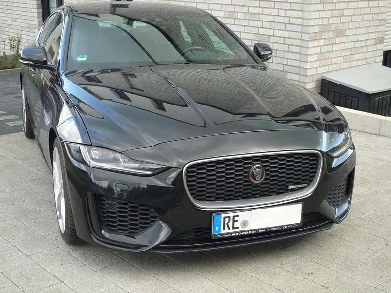 Schwarz Gebraucht 2020 Jaguar XE R-Dynamic Limousine | 25.849 € (Fairer Preis) - Bild 1/4