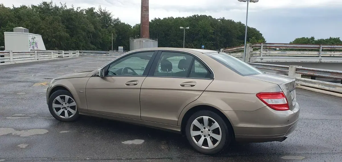 Gebraucht Mercedes 200 2009 Gold Limousine