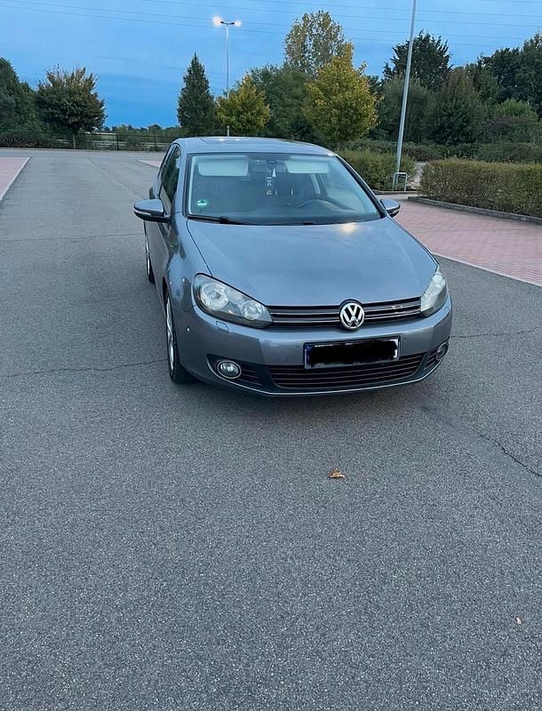 Grau Gebraucht 2010 VW Golf VI Limousine | 2.700 € (Superpreis) - Bild 1/4