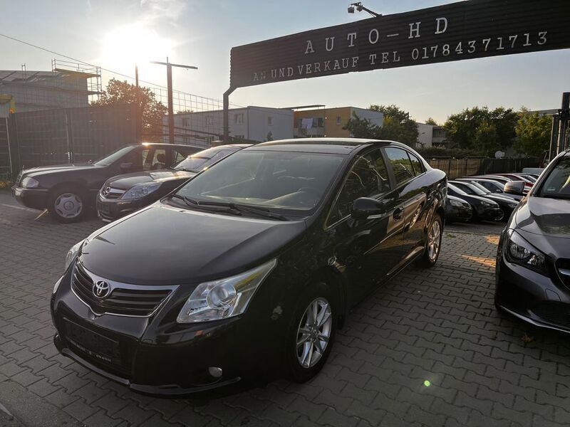 Schwarz Gebraucht 2011 Toyota Avensis Edition Limousine | 8.500 € (Fairer Preis) - Bild 1/4