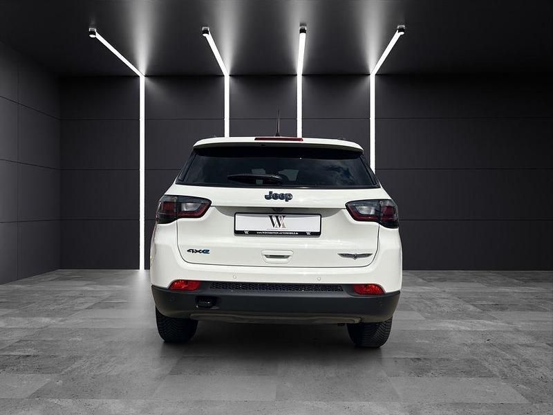 Gebraucht Jeep Compass Trailhawk 241 PS (177 kW) 2022 Weiß SUV