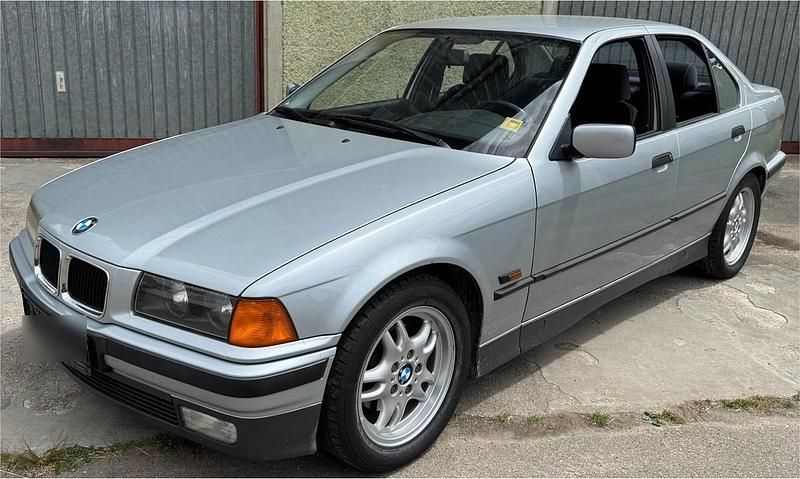 Gebraucht BMW 323 170 PS (125 kW) 1995 Silber Limousine