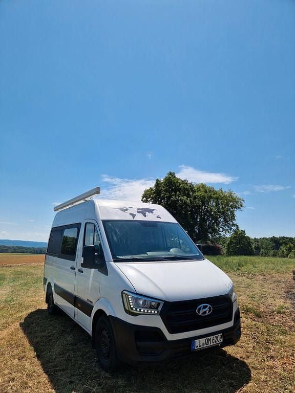 Weiß Gebraucht 2016 Hyundai H 350 Van | 15.000 € (Teuer) - Bild 1/4