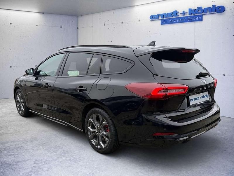 Second-hand Ford Focus ST-Line X 125 CP (91 kW) 2023 Negru Berlinǎ