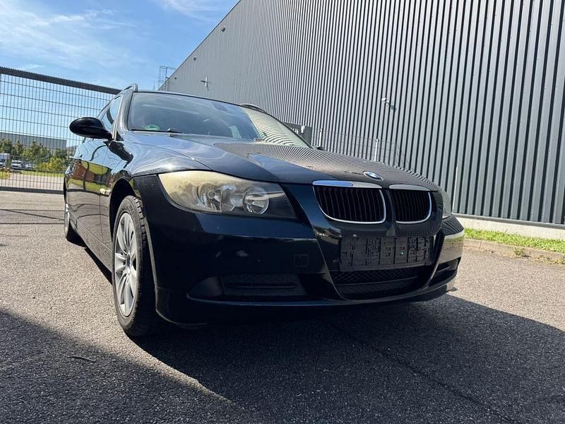 Schwarz Gebraucht 2007 BMW 318 Comfort Edition Kombi | 5.900 € (Fairer Preis) - Bild 1/4