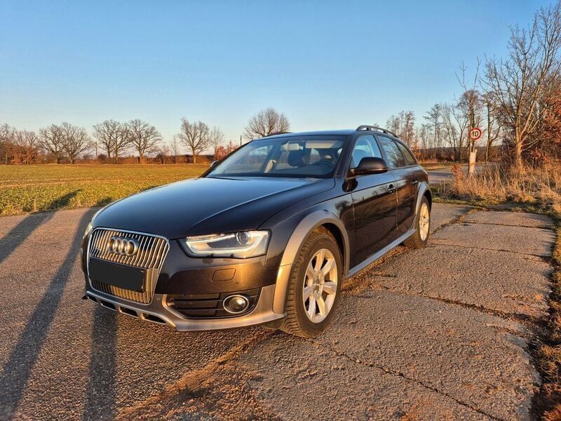 Grau Gebraucht 2012 Audi A4 Allroad Sport Kombi | 10.000 € (Guter Preis) - Bild 1/4