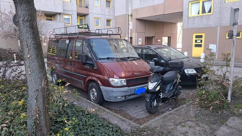 Usado Ford Transit 100 HP (73 kW) 2002 Vermelho Monovolume