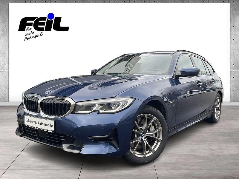 Gebraucht BMW 330e Sport Line 252 PS (185 kW) 2022 Blau Limousine