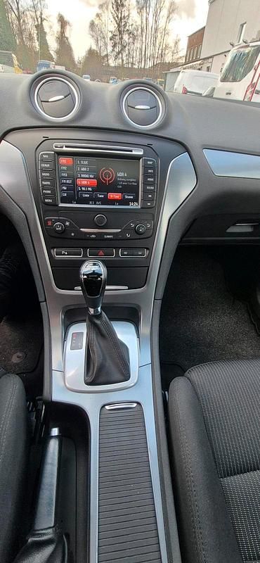 Gebraucht Ford Mondeo 140 PS (102 kW) 2013 Grau Kombi