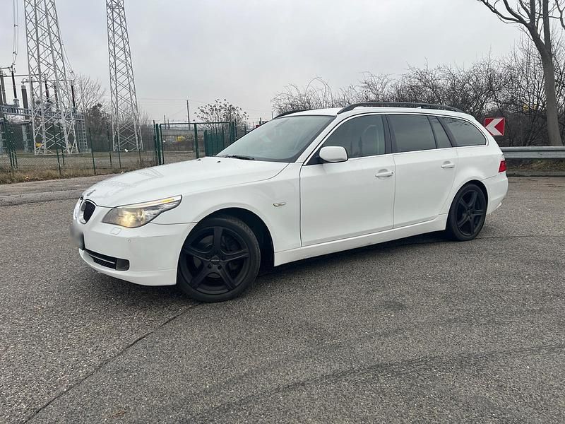 Gebraucht BMW 530 235 PS (172 kW) 2008 Weiß Kombi
