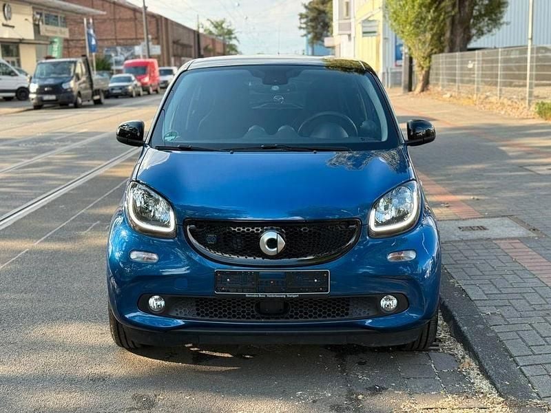 Blau Gebraucht 2019 Smart ForFour Electric Drive Limousine | 7.250 € (Superpreis) - Bild 1/4