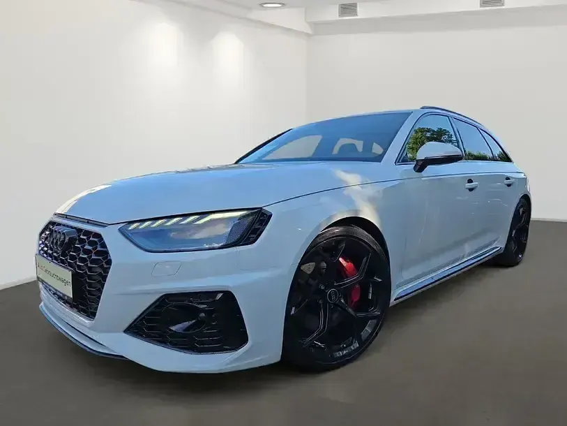 Gebraucht Audi RS4 Competition 450 PS (330 kW) 2023 Gletscherweiß metallic Kombi