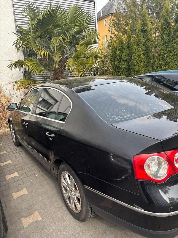 Second-hand VW Passat 116 CP (85 kW) 2008 Negru Berlinǎ