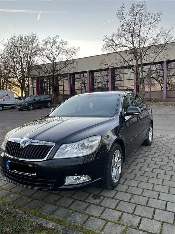 Gebraucht Skoda Octavia Ambiente 160 PS (117 kW) 2009 Schwarz Limousine
